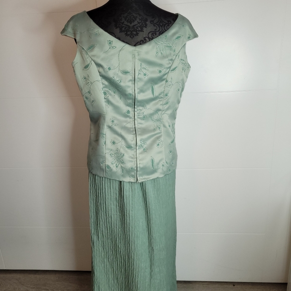 3 piece Skirt set - Picture 4 of 15